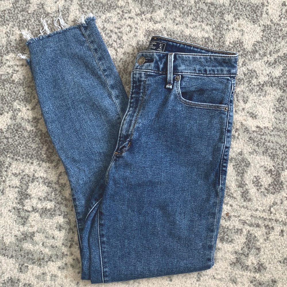Size 4 / 27 Abercrombie & Fitch Jeans